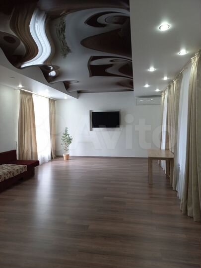 Коттедж 310 м² на участке 8,1 сот.