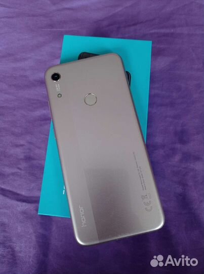 Телефон honor 8а