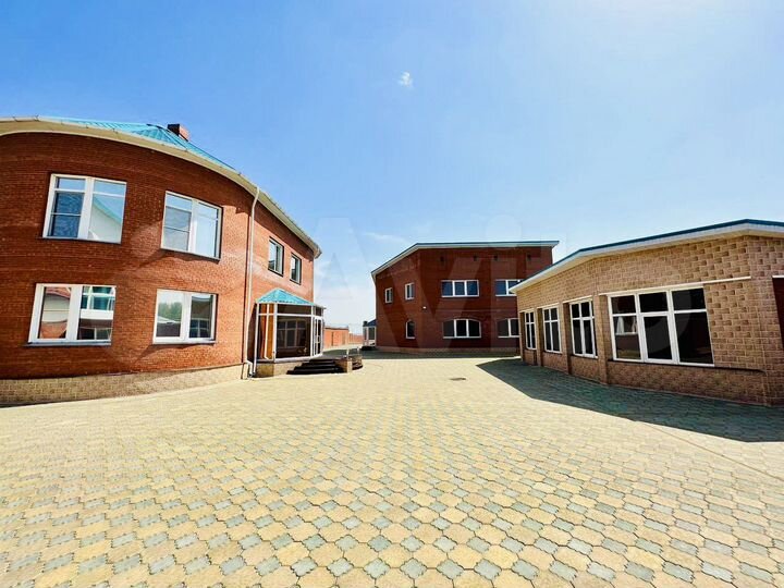 Коттедж 1000 м² на участке 40 сот.