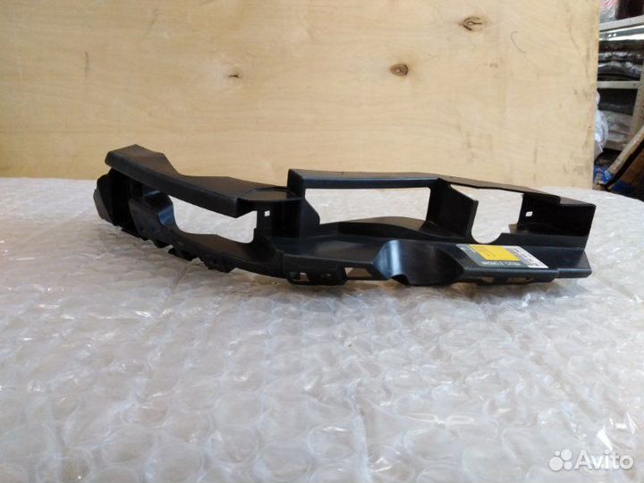 Кронштейн бампера передний левый Renault Megane