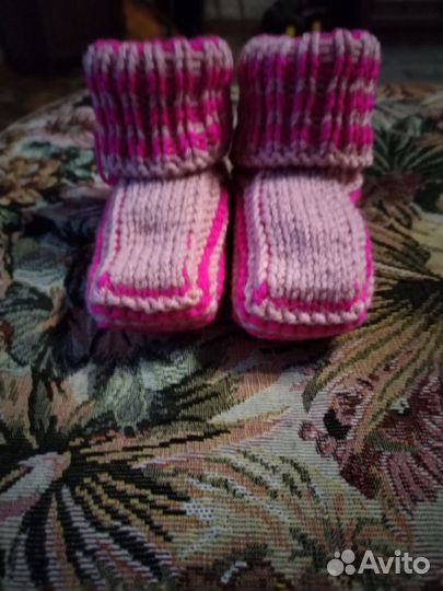 Варежки, пинетки