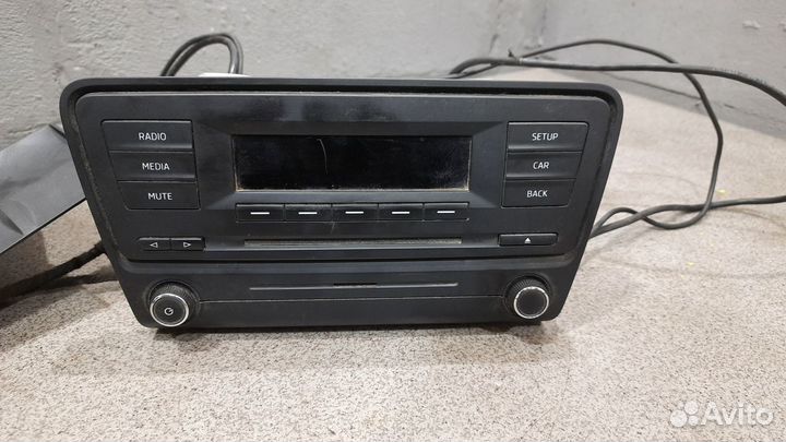 Штатная магнитола радио USB Skoda Octavia A7