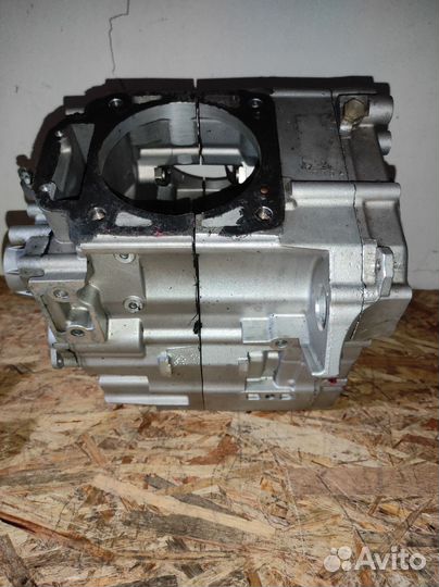 Двигатель от снегохода BRP V-1000 в разборе