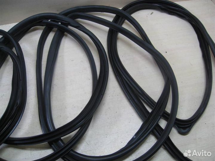 Уплотнители проемов дверей комплект Mazda 3 (BL)