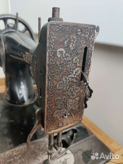 Швейная машинка зингер