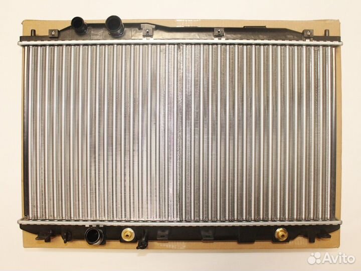 Радиатор двигателя Хонда Цивик 2006-11