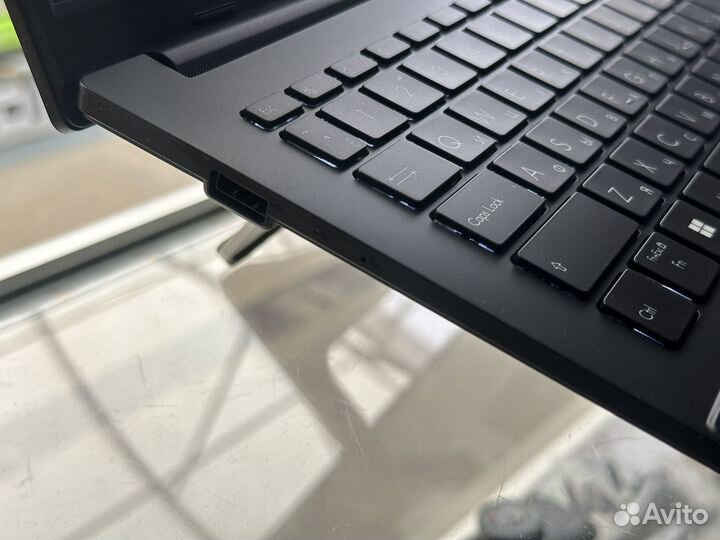 15.6 asus Vivobook Go 15 oled L1285 R5 7520U/8/512