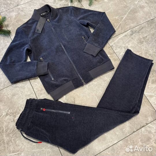 Спортивный костюм мужской Kiton