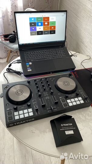 Dj контролер traktor s2mk3