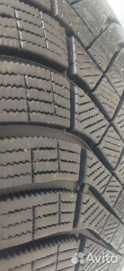 Pirelli Ice Zero FR 235/55 R19 105H
