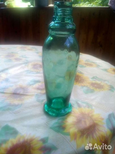 Стеклянные винтажные бутыльки и бутылки