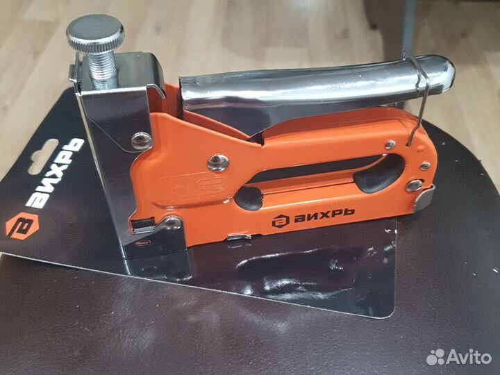 Степлер мебельный новый