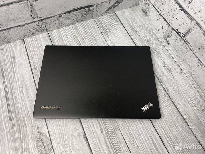 Ультратонкий и легкий карбоновый ноутбук