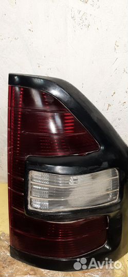 Фонарь (стоп сигнал) Mitsubishi Pajero Правый