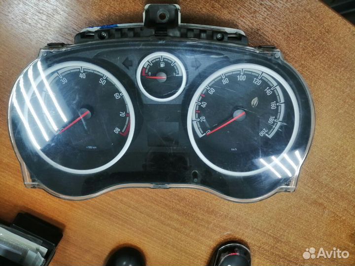 Щиток приборов Opel Corsa D АКПП 1,4