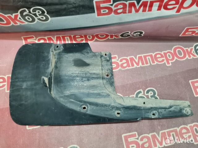 Брызговик задний правый Toyota Land Cruiser