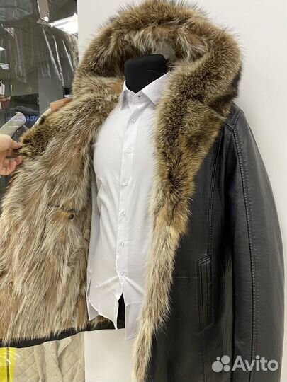 Мужская куртка с мехом волка
