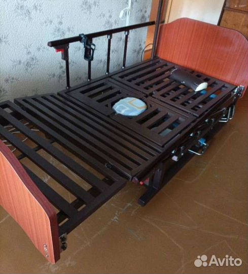 Медицинская кровать для лежачих больных