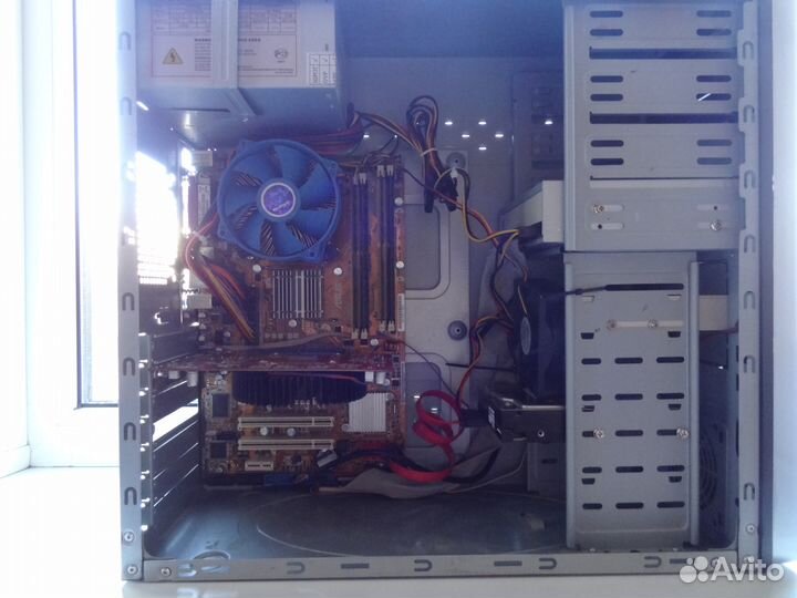 Cис.блок 4 ядра на Intel C2Q6600/4/320/gt9600