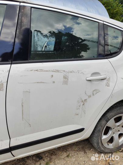 Peugeot 3008 дверь задняя левая