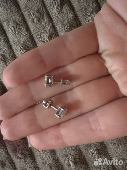 Серебряные серьги с фианитами