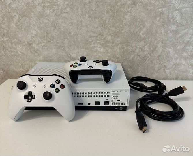 Xbox One S+2 геймпада+450 игр