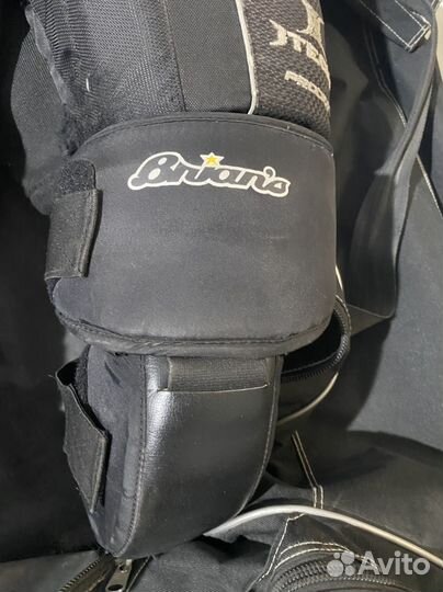 Шорты вратарские , наколенники и сумка