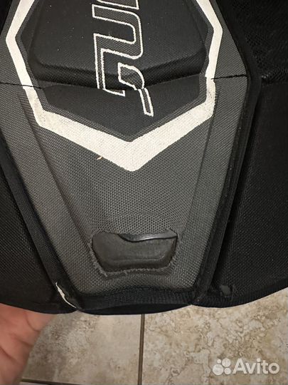 Нагрудник хоккейный bauer sr