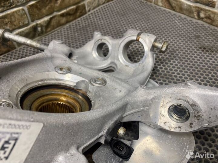 Цапфа/кулак поворотный передний правый Porsche Mac