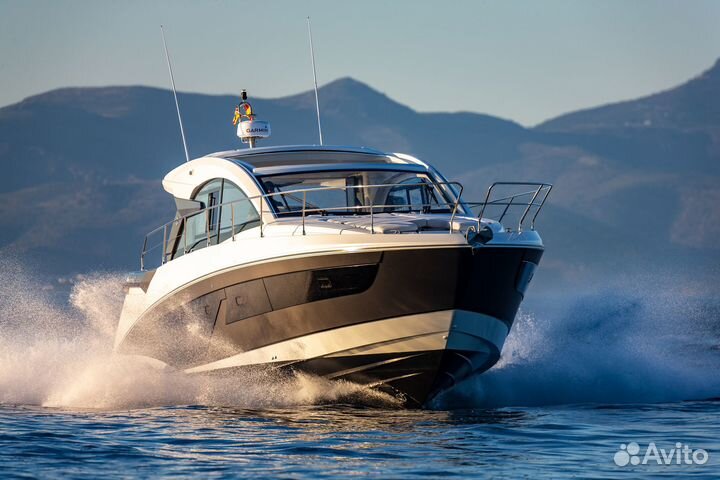 Моторная яхта Beneteau Gran Turismo 45