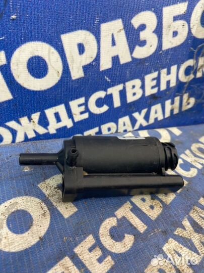 Моторчик омывателя лобового стекла. Scania