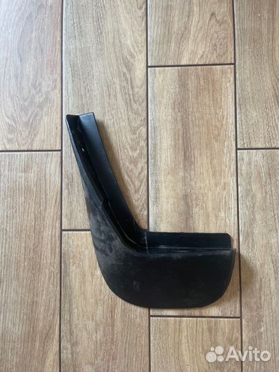 Брызговик задний левый Land Rover Range Rover 4