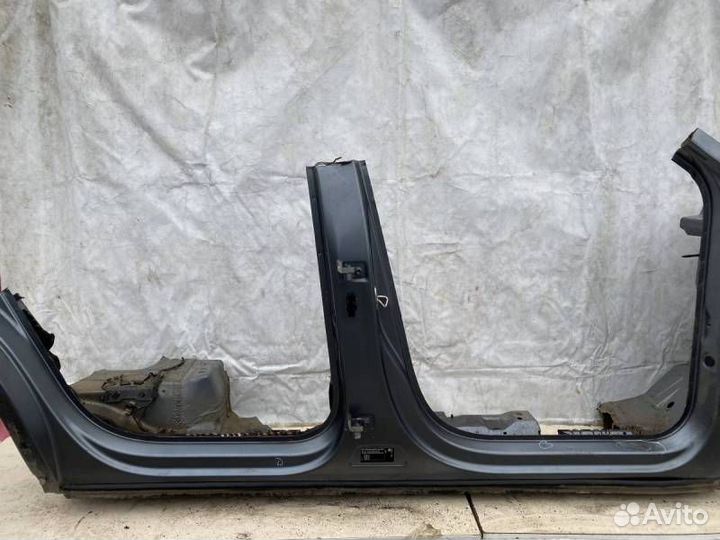 Порог со стойкой правый Skoda Kodiaq 2016