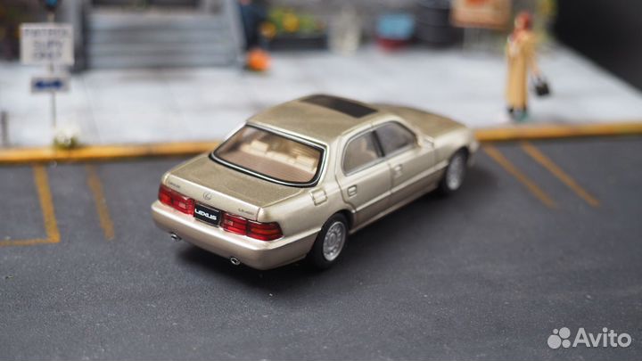 Модель Lexus Ls400 1:64 Tarmac