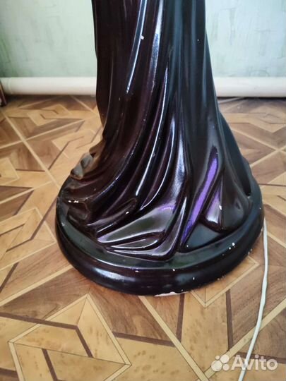 Статуя светильник