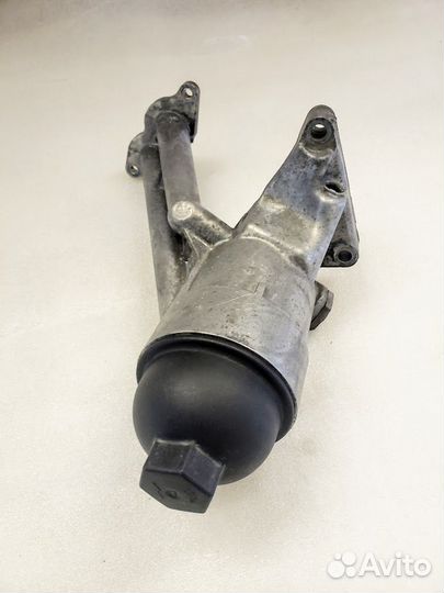 Кронштейн масляного фильтра Audi Q7/ A8 4.2 FSI