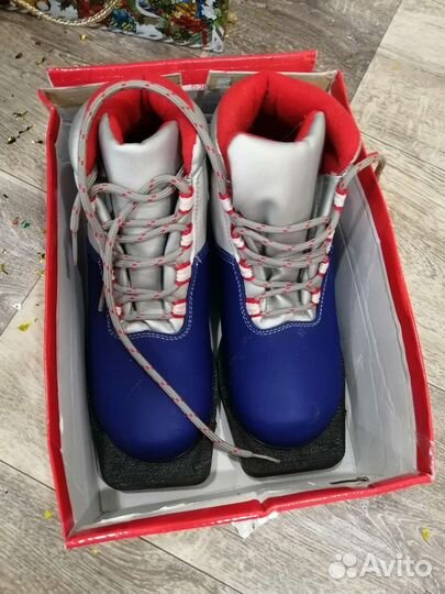 Лыжные ботинки