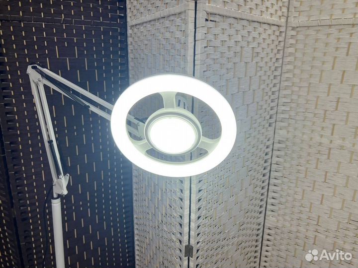 Лампа бестеневая