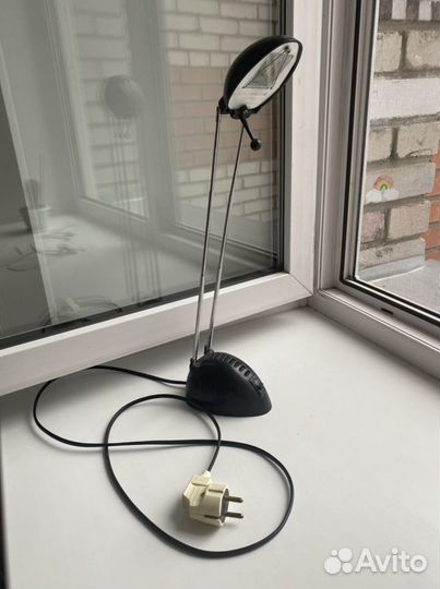 Лампа настольная с регулировкой высоты
