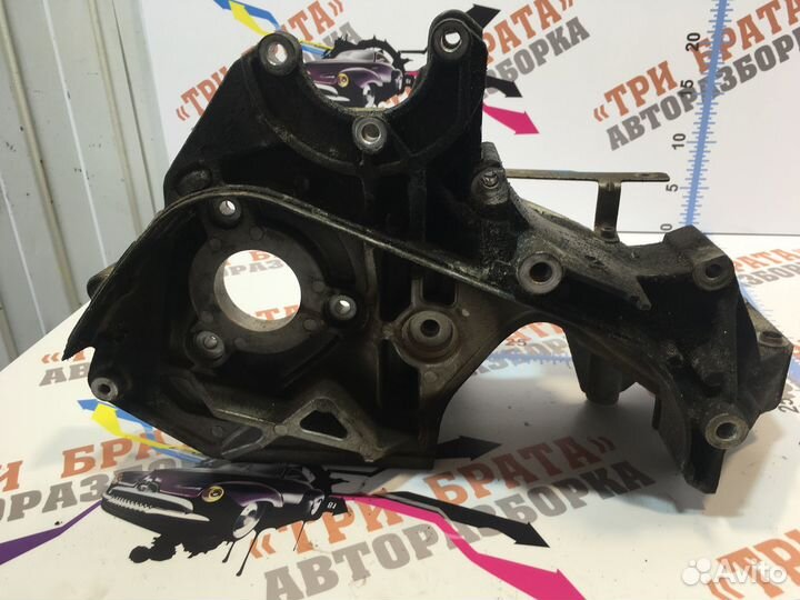 Фольксваген Крафтер Кронштейн генератора