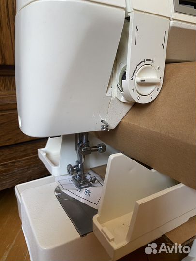 Швейная машина Singer