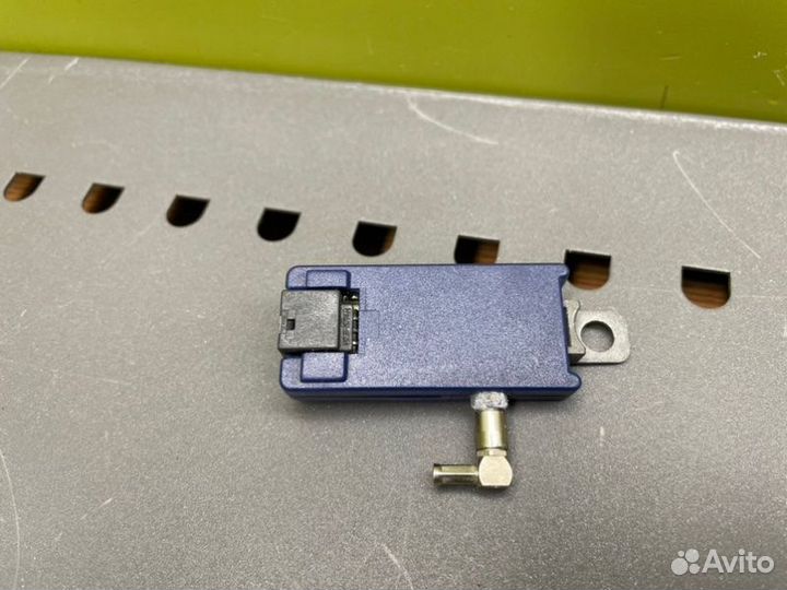 Усилитель антенны Audi A6 C5 avant 2.5TDI AKE 2000