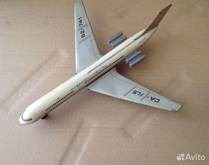 Детские игрушки СССР самолет ил 62 инерционный