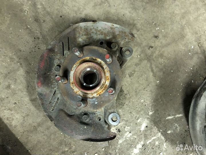 Поворотный кулак правый левый impreza g 11 gh gg