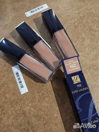 Помада для губ 102 Bronze Leaf. Estee Lauder