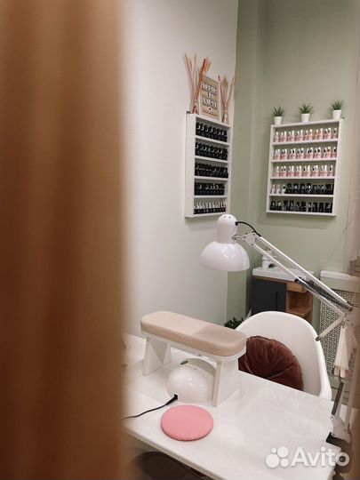 Мастер педикюра и маникюра