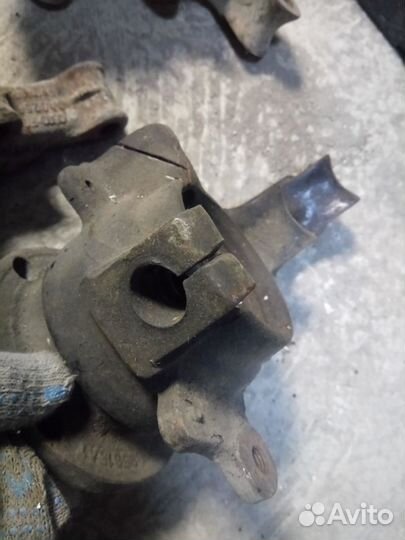 Поворотный кулак Ауди 80 Б4