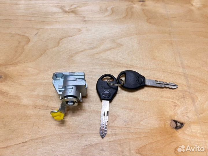 Личинка замка двери Infiniti G25 G35 M35 M45 V36