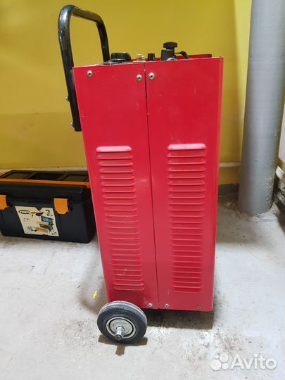 Пускозарядное устройство 12 24 в Prorab Strike 950