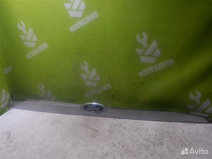 Накладка крышки багажника Форд Фокус 1